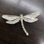 SWAROVSKI ゴールド トンボ とんぼ クリスタル ブローチ 最近ブローチつけないから 買取 東大和 新青梅街道 武蔵大和 小平 久米川 東村山 武蔵村山 砂川 立川 福生 あきる野 西多摩 瑞穂 青梅